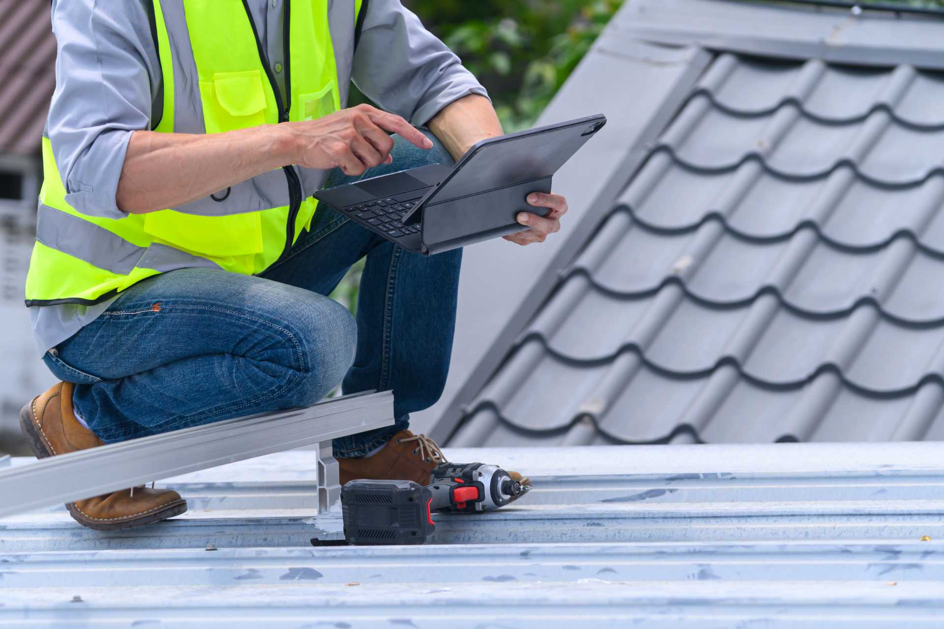 Closing the Deal: How a Certified Roof Inspection Keeps Real Estate Transactions on Track - Roofers of Canada